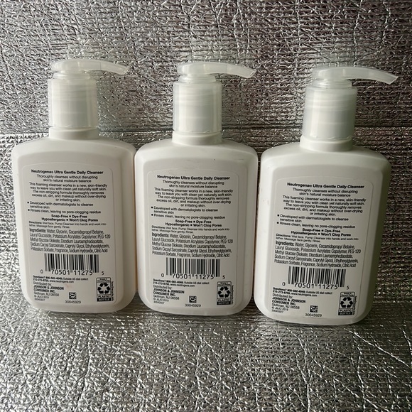 Neutrogena Foaming Cleanser Bundle of 3 - Picture 2 of 2